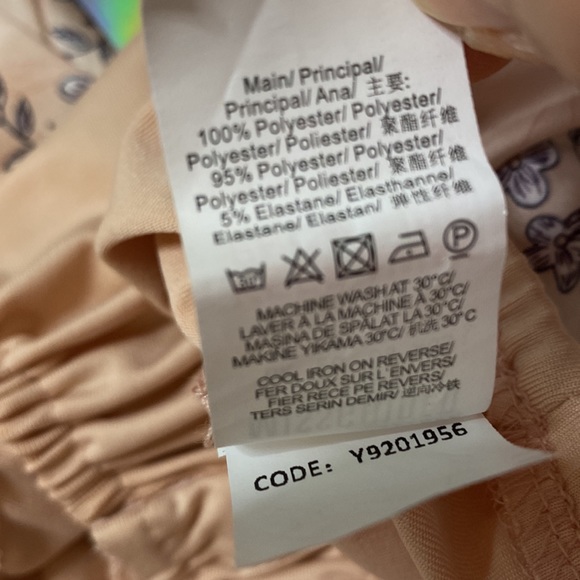 MISGUIDED Satin Floral Bodysuit-Blush - Picture 12 of 14